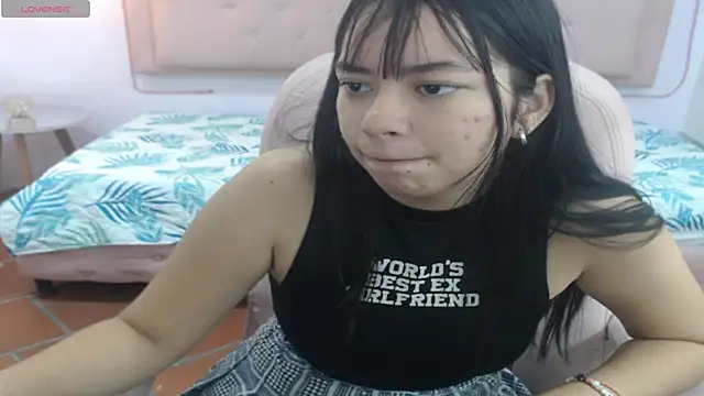 Snapshot of honnielane chatting on February 13, 2025, 12:43 pm honnielane online show from February 13, 2025, 12:43 pm