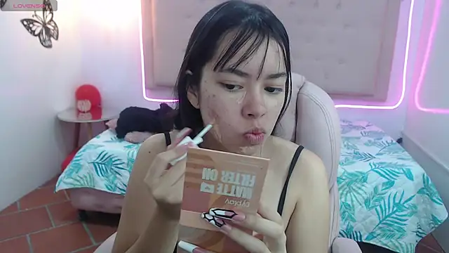 Snapshot of honnielane chatting on February 20, 2025, 12:36 pm honnielane online show from February 20, 2025, 12:36 pm