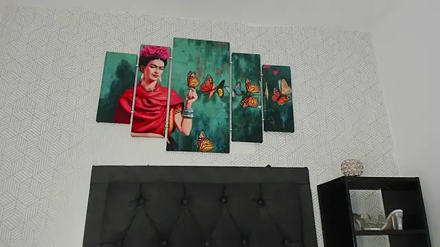 Selena fox7 online show from October 13, 2025, 3:28 am