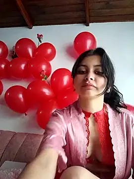 Snapshot of CHLOE_ISABELL chatting on February 14, 2025, 2:44 pm CHLOE ISABELL online show from February 14, 2025, 2:44 pm