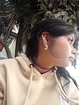 Snapshot of CHLOE_ISABELL chatting on March 6, 2025, 4:07 pm CHLOE ISABELL online show from March 6, 2025, 4:07 pm