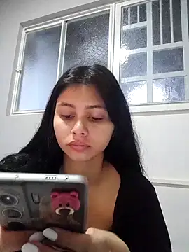 Snapshot of CHLOE_ISABELL chatting on September 18, 2025, 5:15 pm CHLOE ISABELL online show from September 18, 2025, 5:15 pm