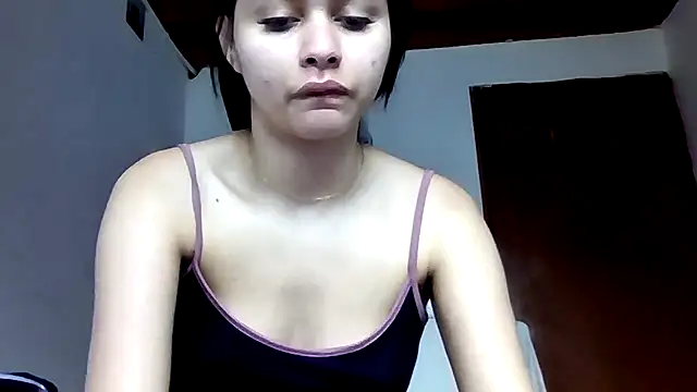 Snapshot of CHLOE_ISABELL chatting on April 8, 2026, 7:03 pm CHLOE ISABELL online show from April 8, 2026, 7:03 pm