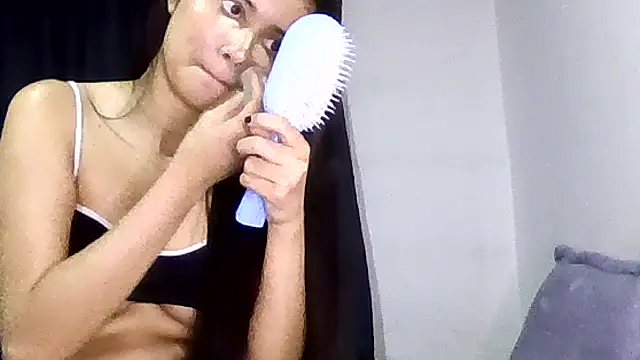 Snapshot of CHLOE_ISABELL chatting on April 23, 2026, 11:29 pm CHLOE ISABELL online show from April 23, 2026, 11:29 pm