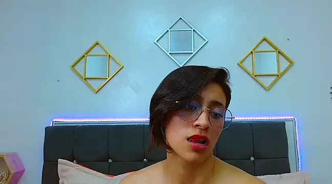 julieth garcia 1 online show from February 24, 2025, 10:47 pm
