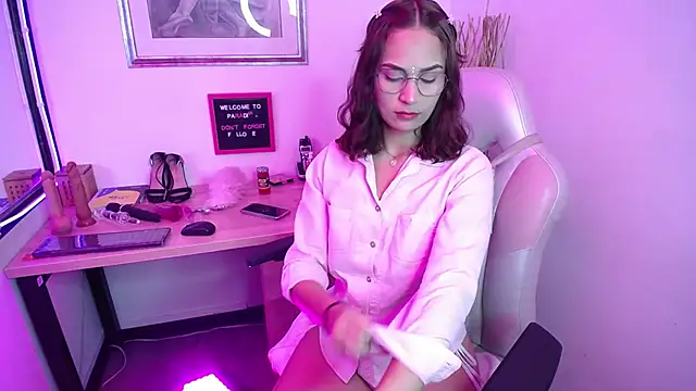 Snapshot of Auroraa_soul chatting on October 10, 2025, 12:26 pm Auroraa soul online show from October 10, 2025, 12:26 pm