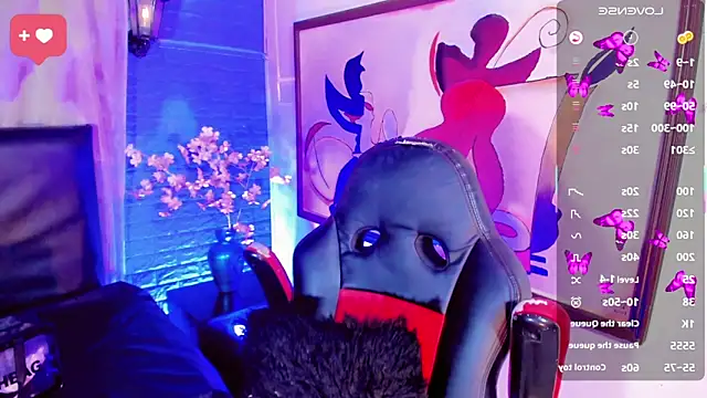 emelly horny  online show from April 29, 2026, 7:20 pm