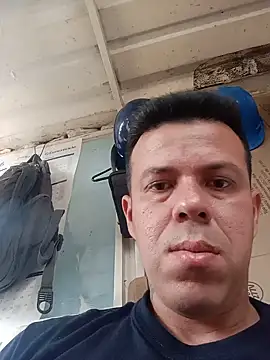 Snapshot of jhon_1988_24 chatting on May 17, 2026, 2:46 pm jhon 1988 24 online show from May 17, 2026, 2:46 pm