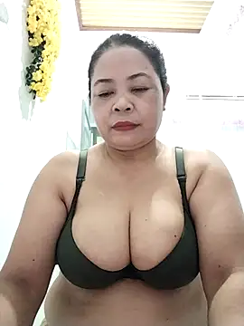 Baby-bigtits2024 online show from September 22, 2025, 1:46 pm