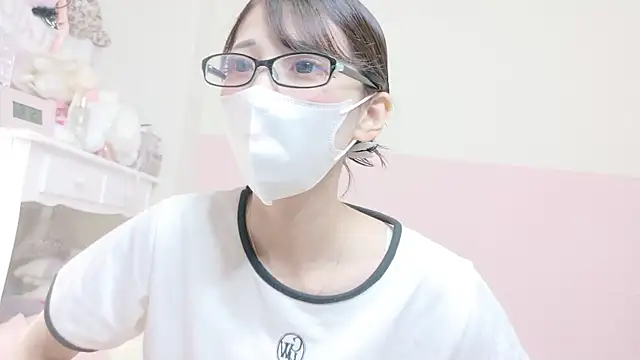 Snapshot of -nyanko- chatting on October 3, 2025, 8:17 pm -nyanko- online show from October 3, 2025, 8:17 pm