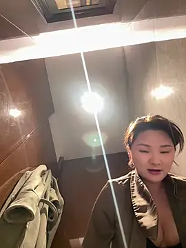 Mia-77 online show from March 2, 2026, 9:16 am