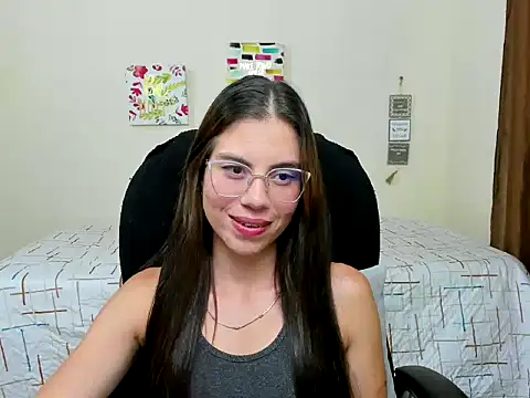 Snapshot of veronicamiller22 chatting on September 27, 2025, 4:28 am veronicamiller22 online show from September 27, 2025, 4:28 am