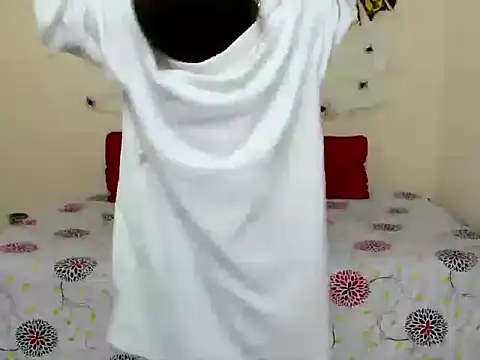 Snapshot of veronicamiller22 chatting on October 7, 2025, 11:46 pm veronicamiller22 online show from October 7, 2025, 11:46 pm