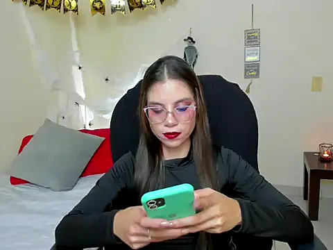 Snapshot of veronicamiller22 chatting on October 31, 2025, 2:45 am veronicamiller22 online show from October 31, 2025, 2:45 am