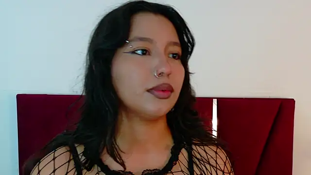 ParanoidTemptaion  online show from April 21, 2026, 11:38 am