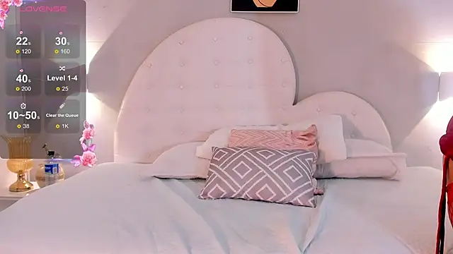 Snapshot of crisdegli_ chatting on February 24, 2025, 11:32 am crisdegli online show from February 24, 2025, 11:32 am