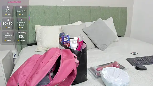 Snapshot of elizabeth_20 chatting on November 1, 2025, 7:05 pm elizabeth 20 online show from November 1, 2025, 7:05 pm