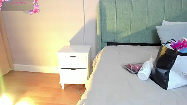 Snapshot of elizabeth_20 chatting on November 4, 2025, 7:02 pm elizabeth 20 online show from November 4, 2025, 7:02 pm