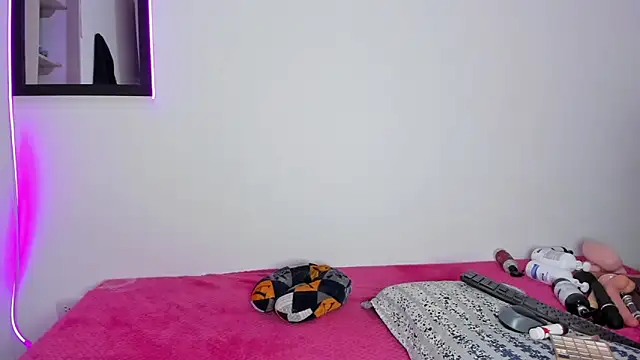 MELINAMARTINS online show from March 24, 2026, 8:25 pm