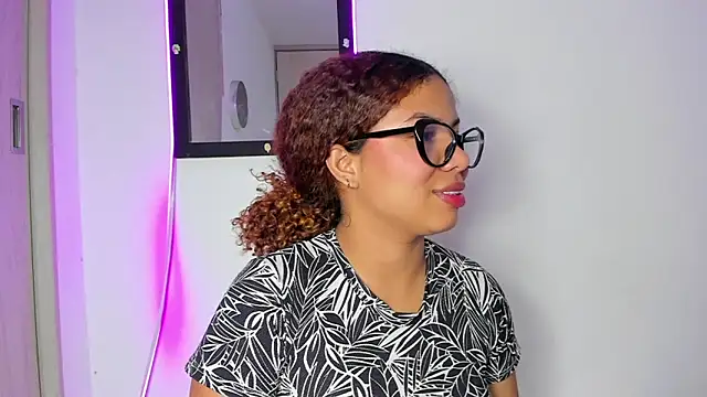 Snapshot of MELINAMARTINS chatting on June 11, 2026, 2:53 am MELINAMARTINS online show from June 11, 2026, 2:53 am