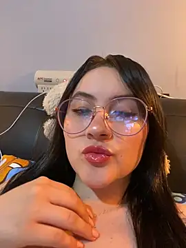 ValentinaOrtiz3 online show from October 12, 2025, 12:20 am