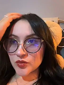 ValentinaOrtiz3 online show from February 4, 2026, 1:33 am