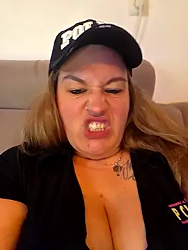 justtess online show from February 9, 2026, 7:18 pm