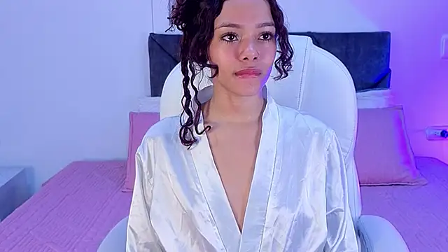 Snapshot of sara_sharma_ chatting on September 18, 2025, 1:24 pm sara sharma  online show from September 18, 2025, 1:24 pm