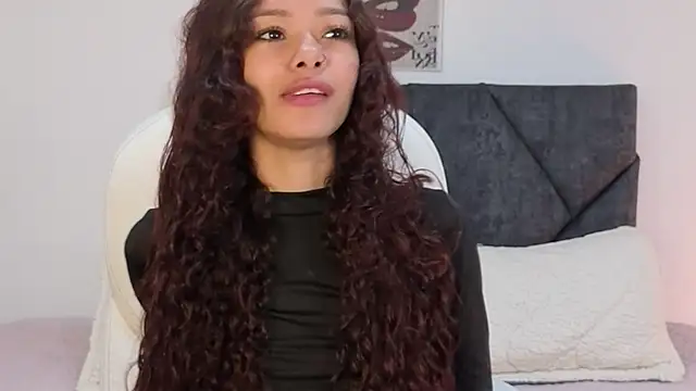 Snapshot of sara_sharma_ chatting on October 14, 2025, 12:28 pm sara sharma  online show from October 14, 2025, 12:28 pm