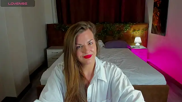 kamilla   moon online show from March 5, 2025, 7:16 am