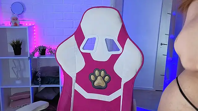 SweetieAngela online show from December 4, 2025, 2:26 pm