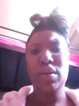 Snapshot of Coco_Nile chatting on May 7, 2026, 8:20 am Coco Nile online show from May 7, 2026, 8:20 am