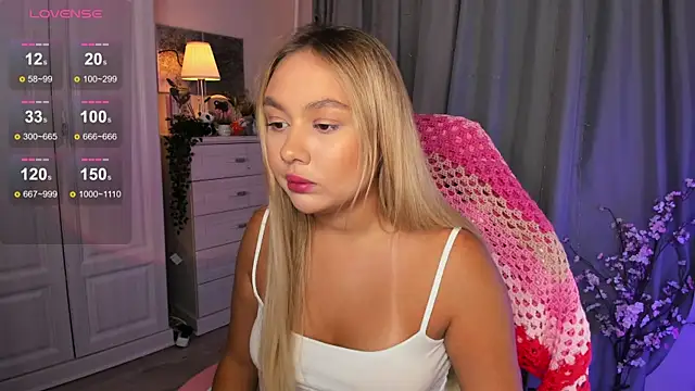 Snapshot of _Loneve__ chatting on October 10, 2025, 1:54 pm  Loneve   online show from October 10, 2025, 1:54 pm