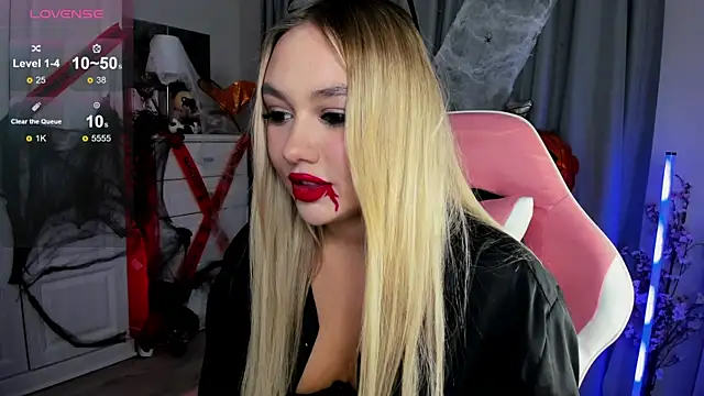 Snapshot of _Loneve__ chatting on October 31, 2025, 2:51 pm  Loneve   online show from October 31, 2025, 2:51 pm