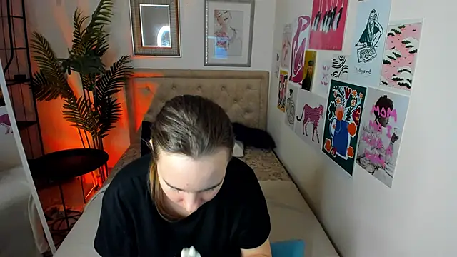 Snapshot of Lika_0ne chatting on February 21, 2026, 12:06 pm Lika 0ne online show from February 21, 2026, 12:06 pm