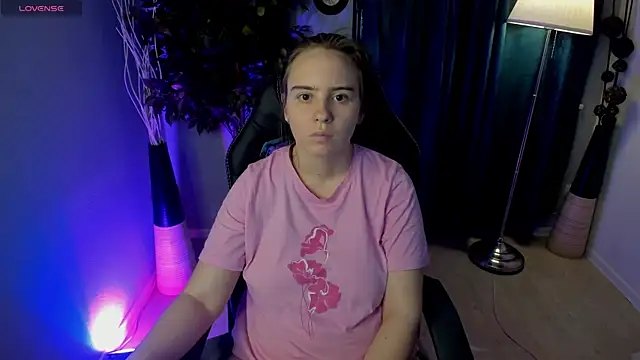 Snapshot of Lika_0ne chatting on March 15, 2026, 12:11 pm Lika 0ne online show from March 15, 2026, 12:11 pm