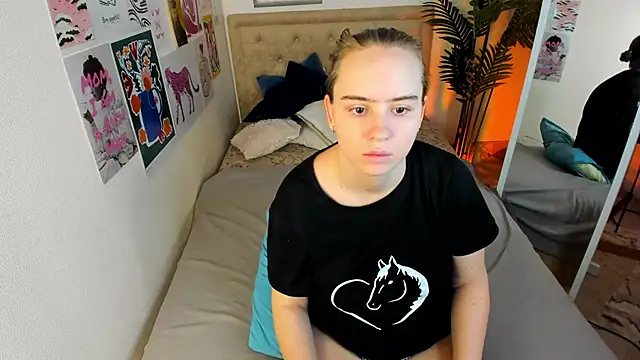 Snapshot of Lika_0ne chatting on March 20, 2026, 12:10 pm Lika 0ne online show from March 20, 2026, 12:10 pm