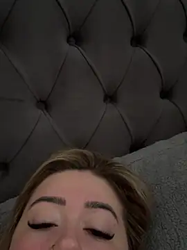 BadBitchClaudia online show from February 14, 2025, 8:42 am