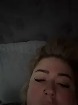 BadBitchClaudia online show from February 15, 2025, 8:11 am