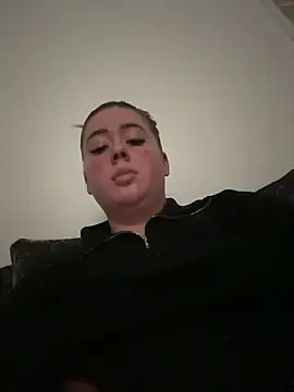 BadBitchClaudia online show from February 16, 2025, 10:32 pm