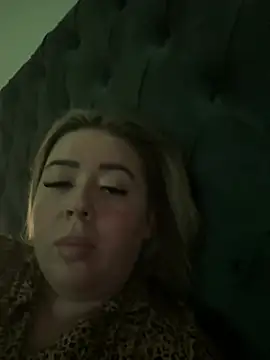 BadBitchClaudia online show from February 17, 2025, 10:25 pm