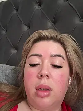 BadBitchClaudia online show from February 19, 2025, 10:12 am