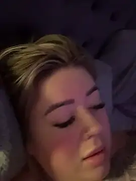 BadBitchClaudia online show from February 20, 2025, 5:51 pm
