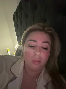 BadBitchClaudia online show from February 24, 2025, 11:52 pm