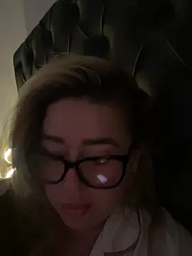 BadBitchClaudia online show from March 16, 2025, 10:09 pm