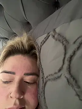 BadBitchClaudia online show from March 19, 2025, 7:51 am