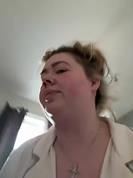 BadBitchClaudia online show from March 20, 2025, 8:20 am