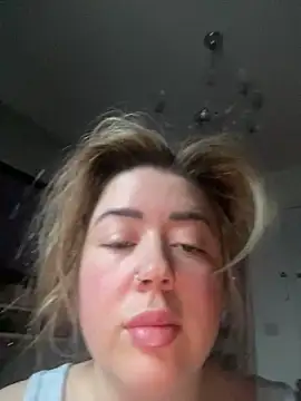 BadBitchClaudia online show from March 21, 2025, 6:27 am