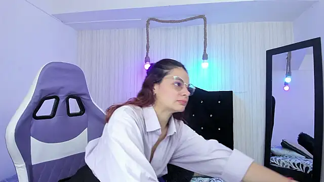 nicky angel1 online show from March 3, 2026, 6:58 pm