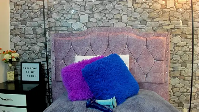 nicky angel1 online show from March 21, 2026, 7:06 pm